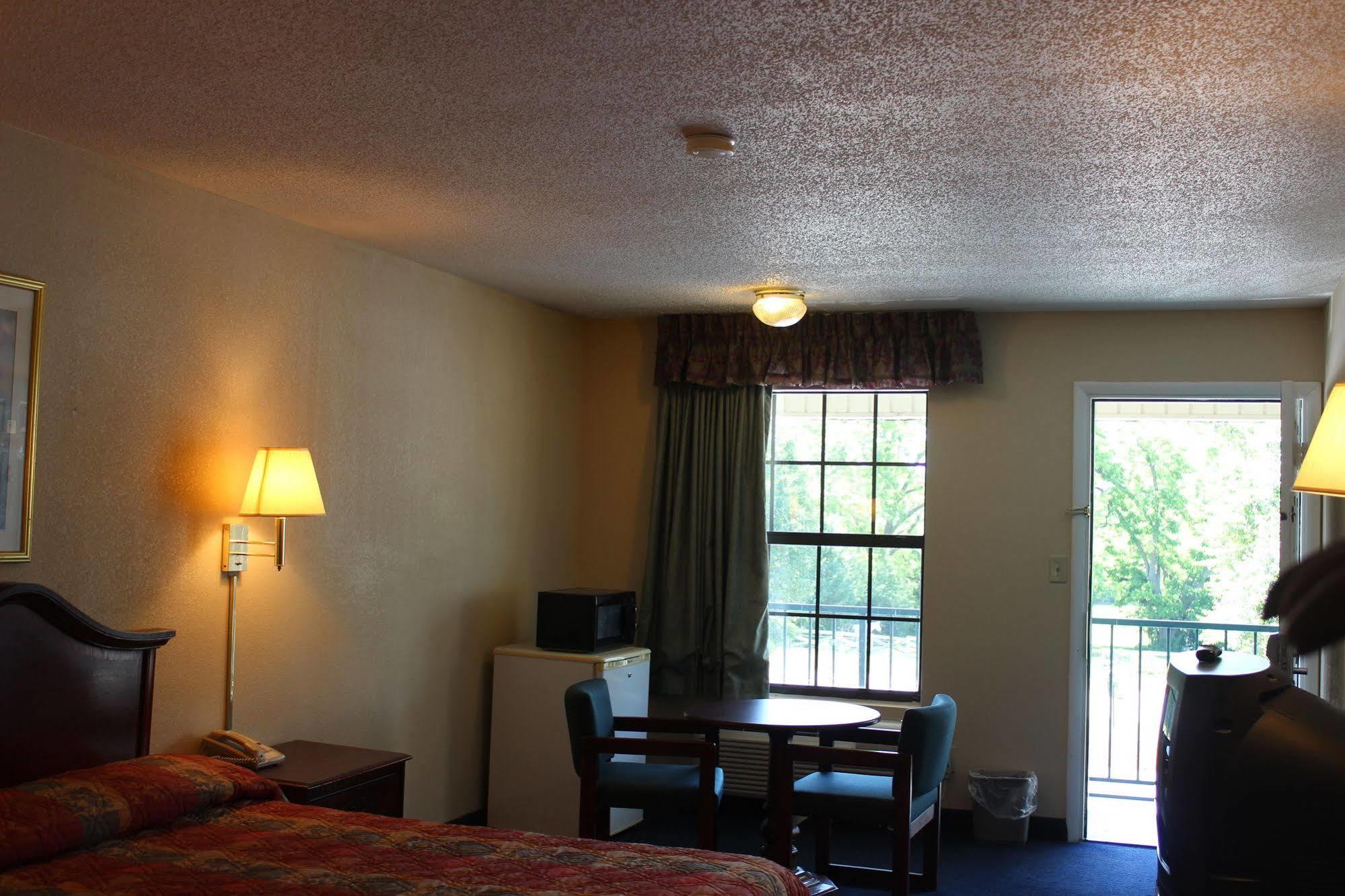 Deer Acres Inn モンロー エクステリア 写真